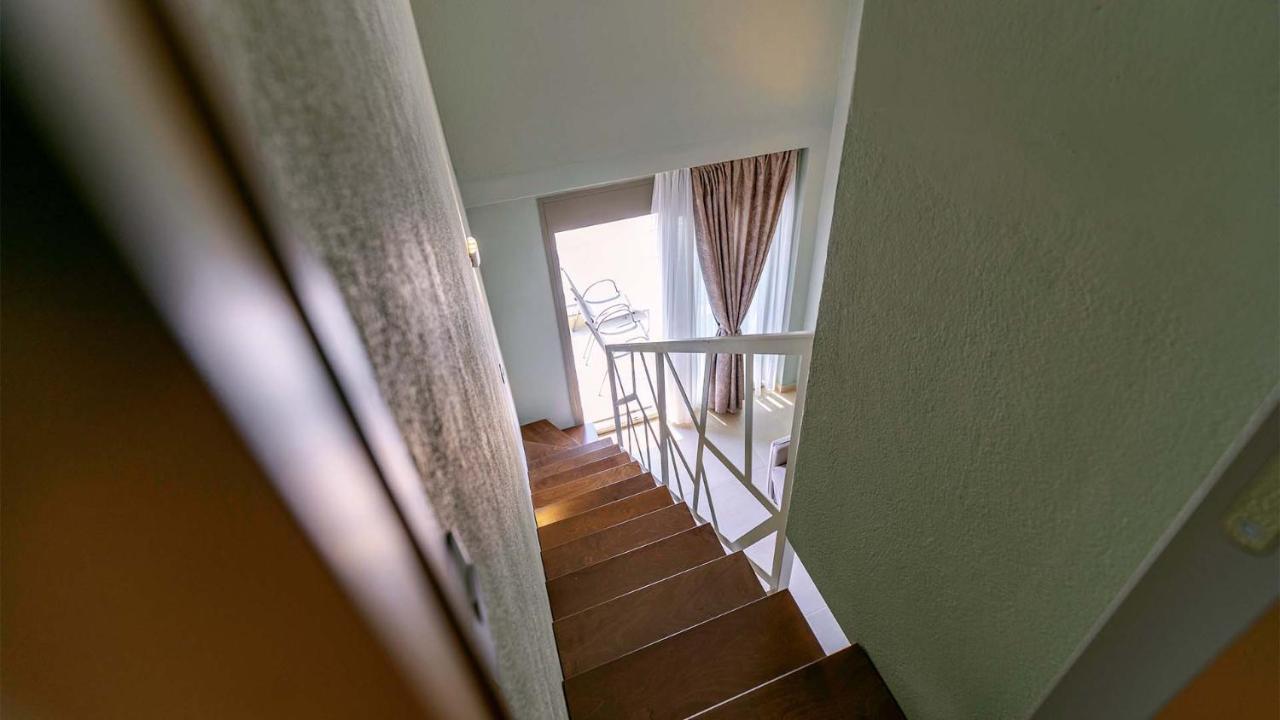 Estelle Family Luxury Apartments & Suites ゲラキニ エクステリア 写真